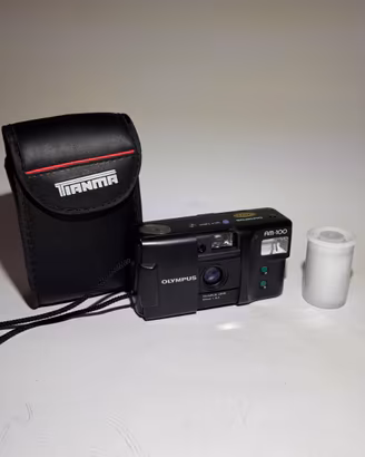 Olympus AM-100 – Fotocamera Analogica 35mm – Compa