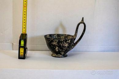 riproduzione artistica di Kyathos Etrusco in bucch