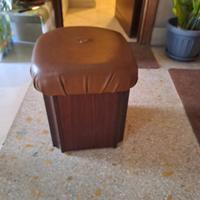 puff in legno massello e vera pelle