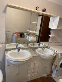 Mobile bagno con due lavabi 