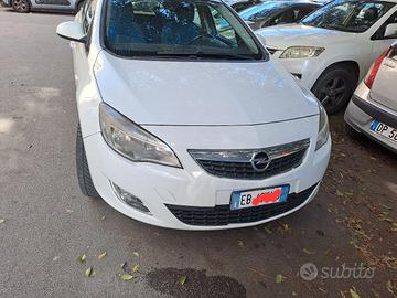 auto Opel SW GTDI 1700 