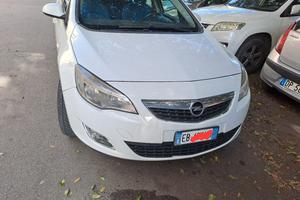 auto Opel SW GTDI 1700 