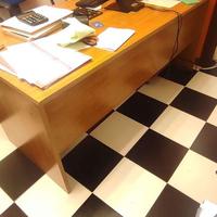 Scrivanie e sedie per ufficio