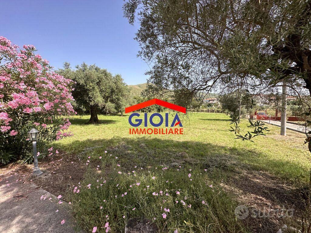 Villa di 680 m² con più di 5 locali e box auto a C - Vista 6