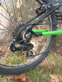 Mountain bike specialized hot rock 20 