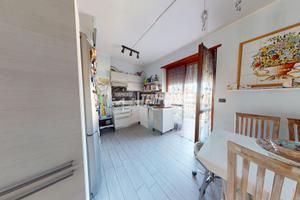 4 LOCALI LUMINOSO CON BOX AUTO