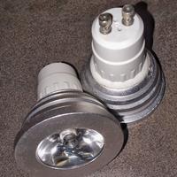 18 Lampadine LED GU10 (16 RGB + 2 colore bianco).