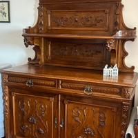 Credenza antica