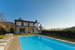 VILLA SINGOLA A PECETTO TORINESE