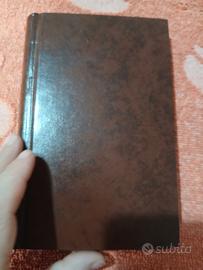 libro/ romanzo antico 