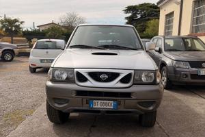 NISSAN TERRANO 2.7 luxury +gancio traino  -2001