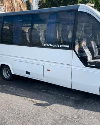 Minibus mercedes posti 16+1+1