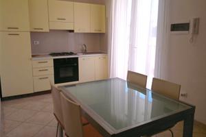 Torre dell orso-p.auto-mare a piedi-centrale