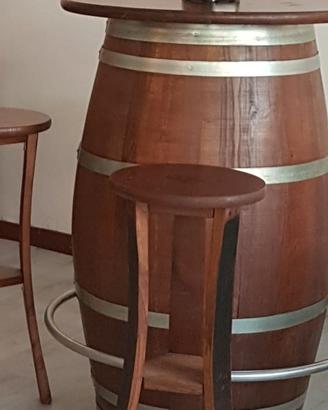 8 tavoli alti da bar da botti in legno, in blocco