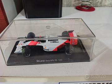 vetture F1 e caschi 
