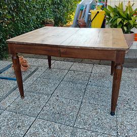 tavolo in legno