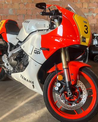Yamaha XSR900 GP LEGEND RED BIANCO SERICO