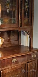 Credenza con vetri piombati