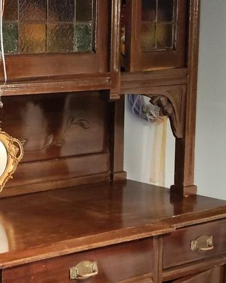 Credenza con vetri piombati