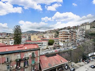 3 LOCALI A NAPOLI