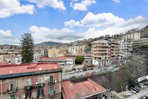 3 LOCALI A NAPOLI