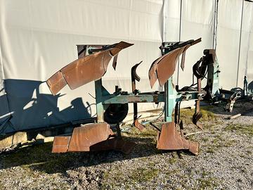 Aratro bivomere reversibile Dondi entrosolco