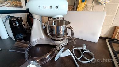 Impastatrice SMEG azzurra