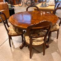 Tavolo tondo in radica con 4 sedie