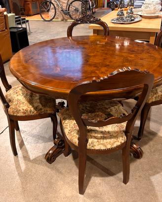 Tavolo tondo in radica con 4 sedie