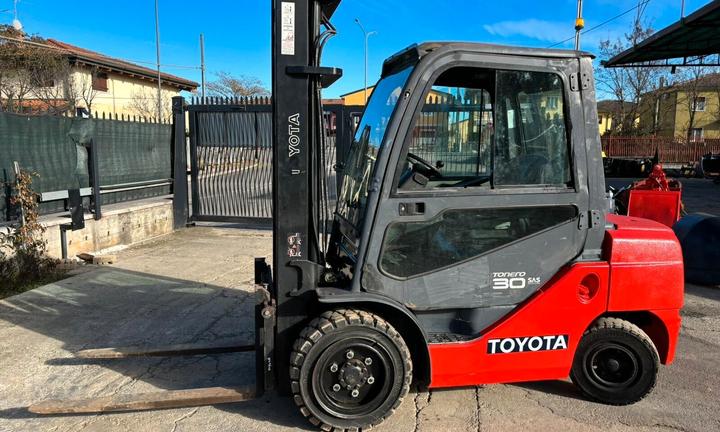 S75 Muletto 30 q Toyota