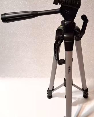 Treppiede estensibile per fotocamera Amazon Basics