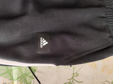 tuta originale Adidas taglia XL mai indossato 