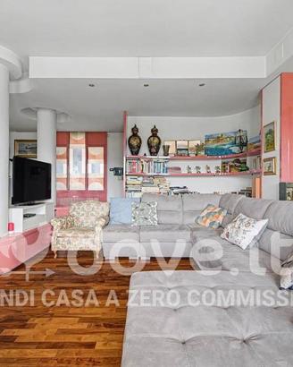 Appartamento di 177 m² con più di 5 locali e box a
