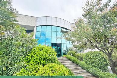 CAPANNONE A BAREGGIO