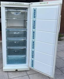 Congelatore Ariston a colonna