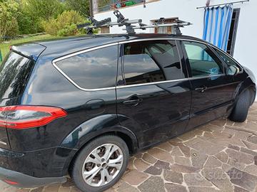 Ford S-Max Titanium