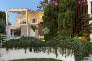 PORZIONE DI TRIFAMILIARE A CASTELLABATE