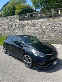 Clio 4 RS trophy 220cv