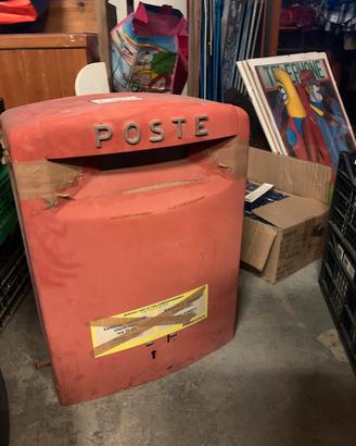 Cassetta postale originale in metallo rossa