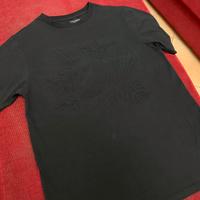 T-shirt Nera Pull&Bear con stampa in rilievo Uomo