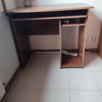 mobile scrivania porta pc