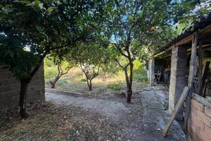 Casa indipendente da ristrutturare lotto di 550mq