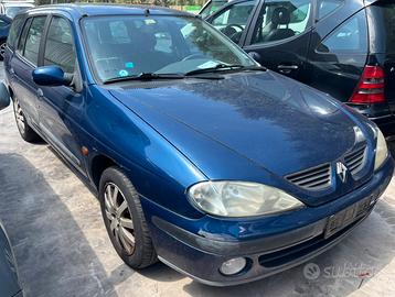 RENAULT MEGANE per ricambi usati