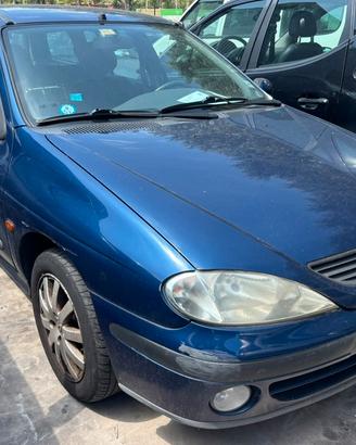 RENAULT MEGANE per ricambi usati