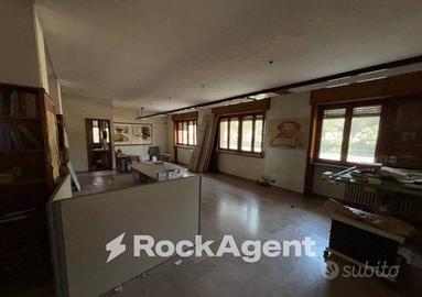 AMPIO APPARTAMENTO DA - VIA VINCENZO GIOBERTI,