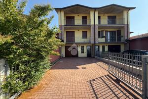 5 LOCALI A CASTELNOVO DI SOTTO