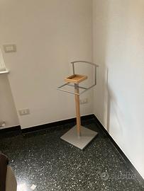 Appoggia abito