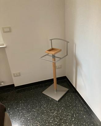 Appoggia abito