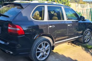 Porsche Cayenne- Interni in Pelle