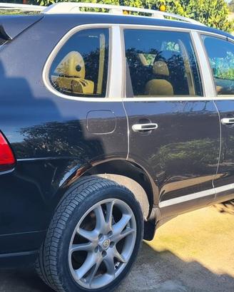 Porsche Cayenne- Interni in Pelle